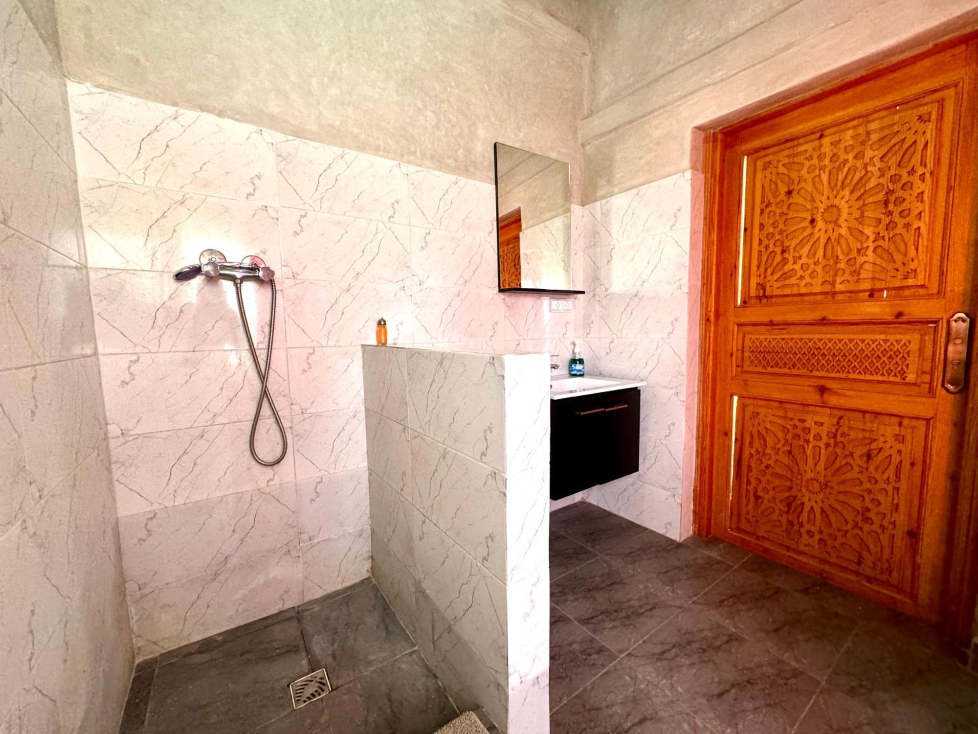 Jenny Lynn Hotel Tazrou Exterior foto